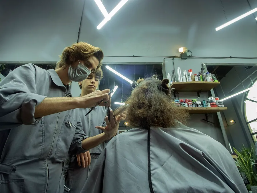 beauty salon services — on location